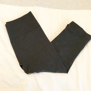 Lulu lemon cropped black Capri size 6
